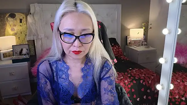 RoxalanaStar online show from January 2026 11:25:01 PM