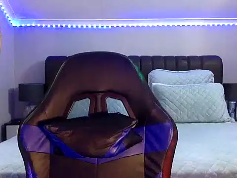 BOOTYBANGER24xx online show from October 2025 02:41:02 AM