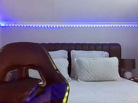 BOOTYBANGER24xx online show from November 2025 01:59:01 AM