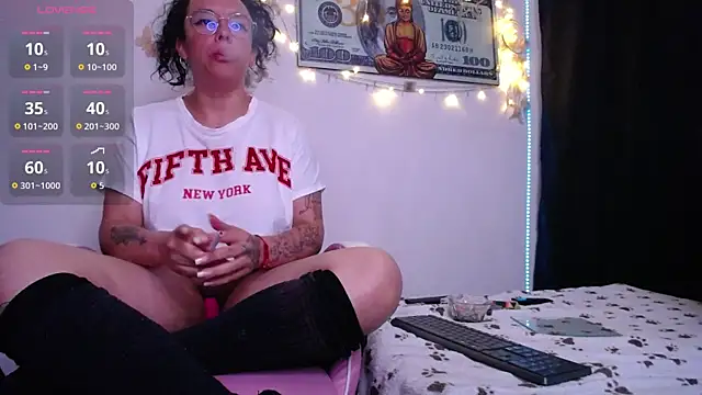 Jessi Evans online show from November 2025 01:57:02 PM