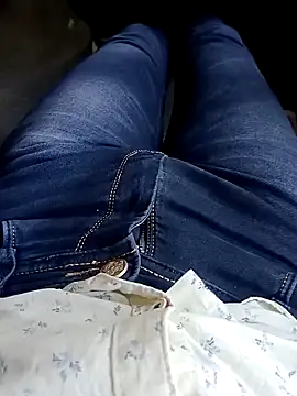 Snapshot of Babyucum4me chatting on December 2024 08:37:02 AM Babyucum4me online show from December 2024 08:37:02 AM