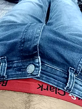 Snapshot of Babyucum4me chatting on December 2024 01:21:01 PM Babyucum4me online show from December 2024 01:21:01 PM