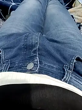 Snapshot of Babyucum4me chatting on December 2024 11:44:01 AM Babyucum4me online show from December 2024 11:44:01 AM