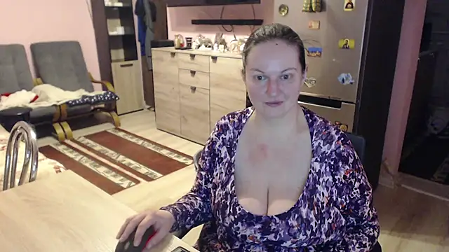 BustyLadyAlma online show from March 2025 05:17:02 AM