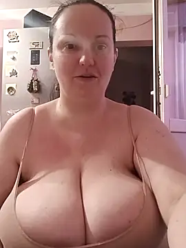 BustyLadyAlma online show from February 2026 06:34:01 AM