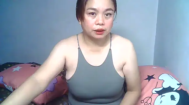 Snapshot of Kariebabe chatting on December 2024 11:00:01 AM Kariebabe online show from December 2024 11:00:01 AM