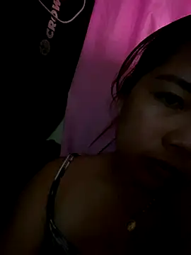 Snapshot of BURBERRY69 chatting on November 2025 06:57:01 AM BURBERRY69 online show from November 2025 06:57:01 AM