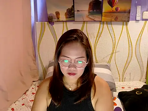 Snapshot of BURBERRY69 chatting on February 2026 01:59:02 AM BURBERRY69 online show from February 2026 01:59:02 AM