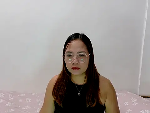 Snapshot of BURBERRY69 chatting on June 2026 11:01:02 AM BURBERRY69 online show from June 2026 11:01:02 AM
