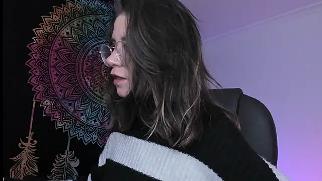 Snapshot of HazelKush chatting on January 2025 02:25:01 AM HazelKush online show from January 2025 02:25:01 AM