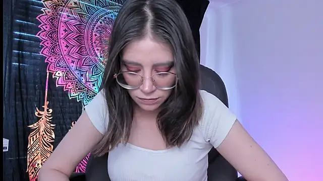 Snapshot of HazelKush chatting on January 2025 06:49:01 PM HazelKush online show from January 2025 06:49:01 PM