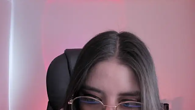 Snapshot of HazelKush chatting on September 2025 04:20:01 PM HazelKush online show from September 2025 04:20:01 PM