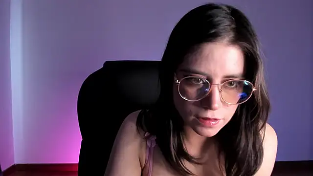 Snapshot of HazelKush chatting on October 2025 08:07:02 PM HazelKush online show from October 2025 08:07:02 PM