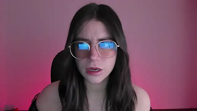 Snapshot of HazelKush chatting on October 2025 01:28:02 AM HazelKush online show from October 2025 01:28:02 AM