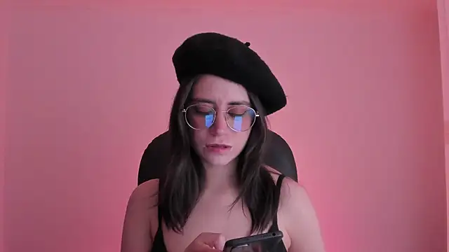 Snapshot of HazelKush chatting on October 2025 09:24:02 PM HazelKush online show from October 2025 09:24:02 PM