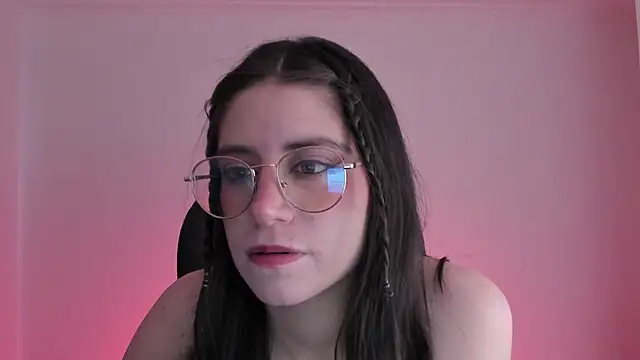 Snapshot of HazelKush chatting on October 2025 09:39:02 PM HazelKush online show from October 2025 09:39:02 PM