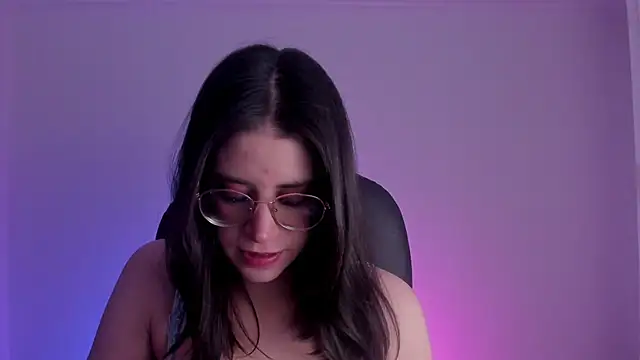 Snapshot of HazelKush chatting on November 2025 09:37:02 PM HazelKush online show from November 2025 09:37:02 PM