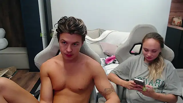 Sunny-Girl1 online show from October 2025 06:34:02 AM