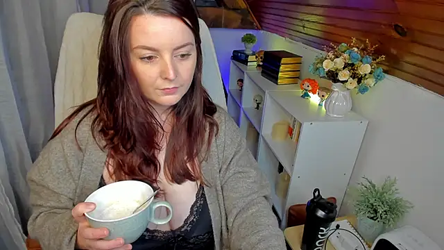 Snapshot of ErinMarshall chatting on February 2025 04:00:02 PM ErinMarshall online show from February 2025 04:00:02 PM