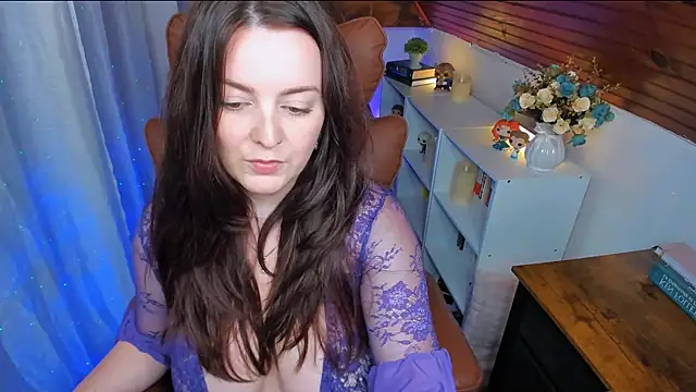 Snapshot of ErinMarshall chatting on September 2025 03:03:01 PM ErinMarshall online show from September 2025 03:03:01 PM