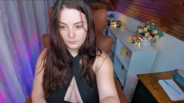 Snapshot of ErinMarshall chatting on October 2025 12:44:02 PM ErinMarshall online show from October 2025 12:44:02 PM