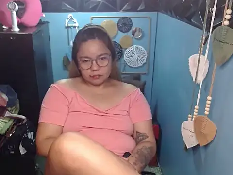 Snapshot of ambersmile chatting on November 2025 12:10:01 AM ambersmile online show from November 2025 12:10:01 AM