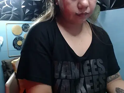 Snapshot of ambersmile chatting on November 2025 12:53:01 AM ambersmile online show from November 2025 12:53:01 AM