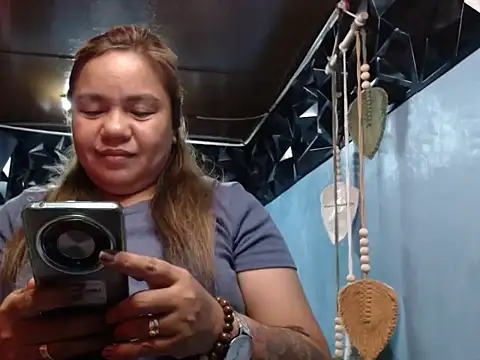 Snapshot of ambersmile chatting on November 2025 08:58:01 AM ambersmile online show from November 2025 08:58:01 AM