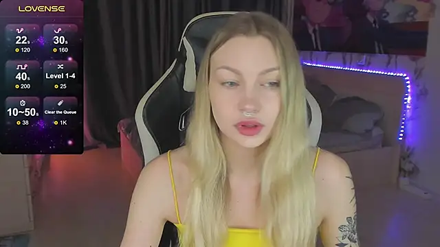 BiMolly online show from March 2025 11:09:02 PM