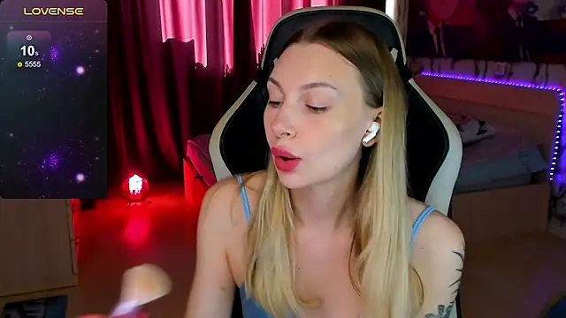 BiMolly online show from September 2025 05:40:02 AM