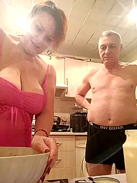 Snapshot of _lady_red_ chatting on December 2024 03:24:02 PM lady red online show from December 2024 03:24:02 PM