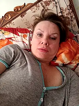 Snapshot of _lady_red_ chatting on January 2025 08:42:01 PM lady red online show from January 2025 08:42:01 PM