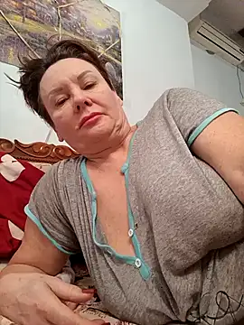 Snapshot of _lady_red_ chatting on February 2025 03:22:01 AM lady red online show from February 2025 03:22:01 AM