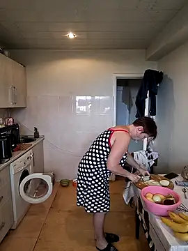 Snapshot of _lady_red_ chatting on October 2025 12:02:02 PM lady red online show from October 2025 12:02:02 PM