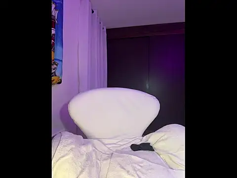 Snapshot of Naiara_sex chatting on November 2025 04:47:02 AM Naiara sex online show from November 2025 04:47:02 AM