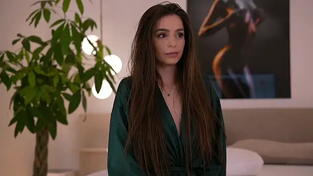 Snapshot of DoviaClaire chatting on September 2025 06:18:01 AM DoviaClaire online show from September 2025 06:18:01 AM