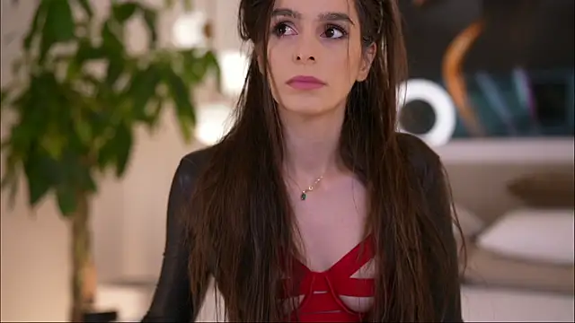 Snapshot of DoviaClaire chatting on November 2025 06:57:01 AM DoviaClaire online show from November 2025 06:57:01 AM