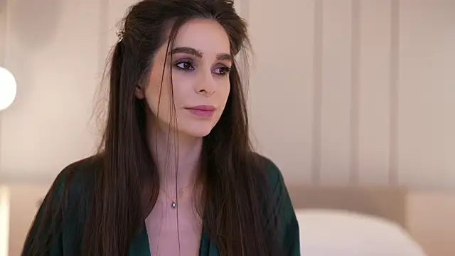 Snapshot of DoviaClaire chatting on February 2026 08:20:01 AM DoviaClaire online show from February 2026 08:20:01 AM