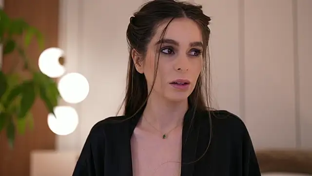 Snapshot of DoviaClaire chatting on February 2026 08:13:01 AM DoviaClaire online show from February 2026 08:13:01 AM