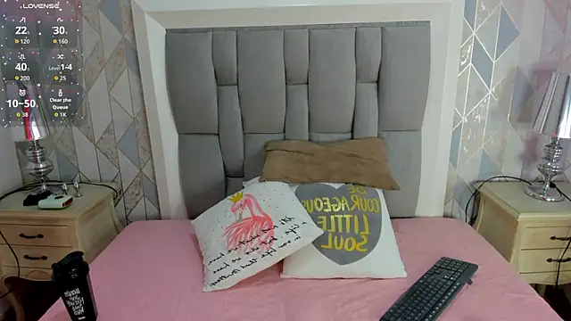 Princsgirl  online show from October 2025 07:36:01 PM