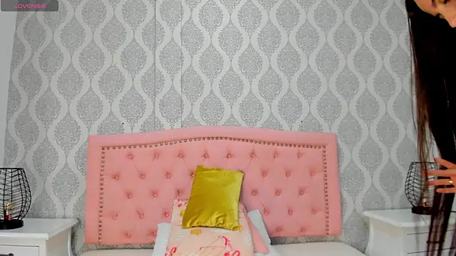 Princsgirl  online show from July 2026 07:32:01 PM
