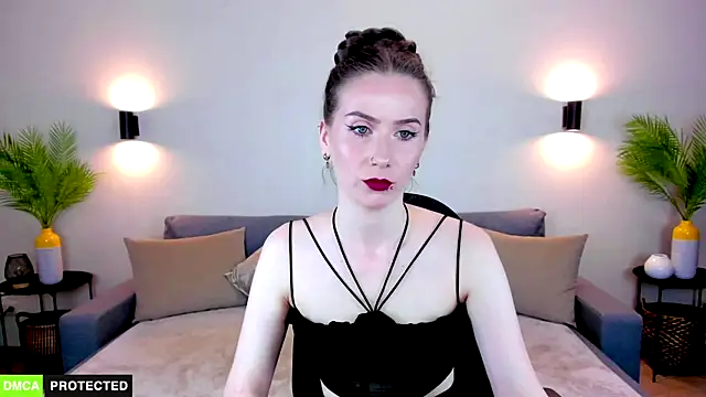 TheWoman   online show from May 2026 10:44:01 AM