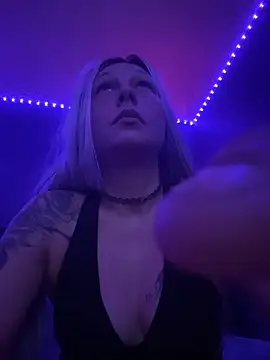 Snapshot of Babii_Nova chatting on November 2025 11:16:01 PM Babii Nova online show from November 2025 11:16:01 PM