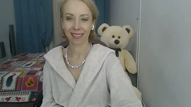 Snapshot of LuxuryNika chatting on January 2025 04:01:02 PM LuxuryNika online show from January 2025 04:01:02 PM