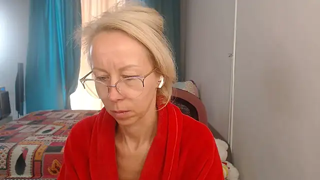 Snapshot of LuxuryNika chatting on September 2025 07:52:02 AM LuxuryNika online show from September 2025 07:52:02 AM