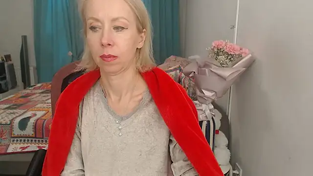 Snapshot of LuxuryNika chatting on October 2025 01:30:02 PM LuxuryNika online show from October 2025 01:30:02 PM