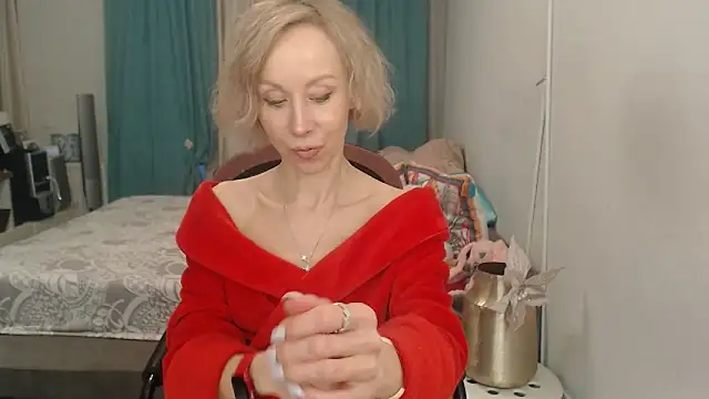 LuxuryNika online show from May 2026 05:18:01 PM