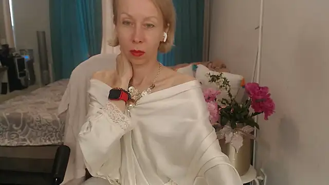 Snapshot of LuxuryNika chatting on June 2026 02:49:02 PM LuxuryNika online show from June 2026 02:49:02 PM