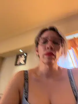 Gatitacarlita online show from November 2025 06:51:02 PM