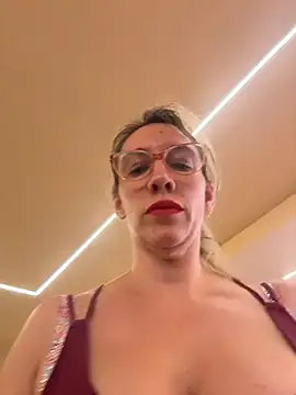 Gatitacarlita online show from November 2025 04:29:02 PM